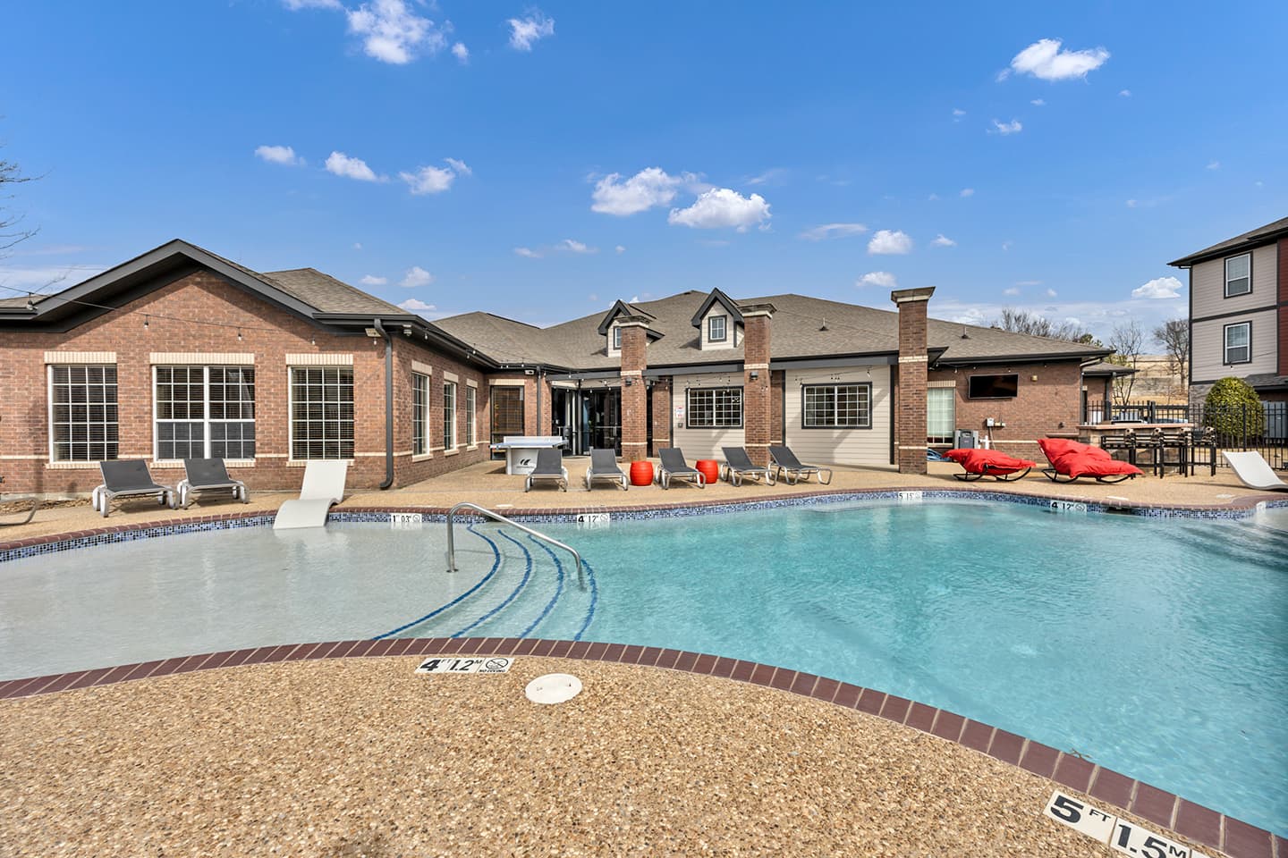 100-Hill-Place—Amenities—Pool-(7)