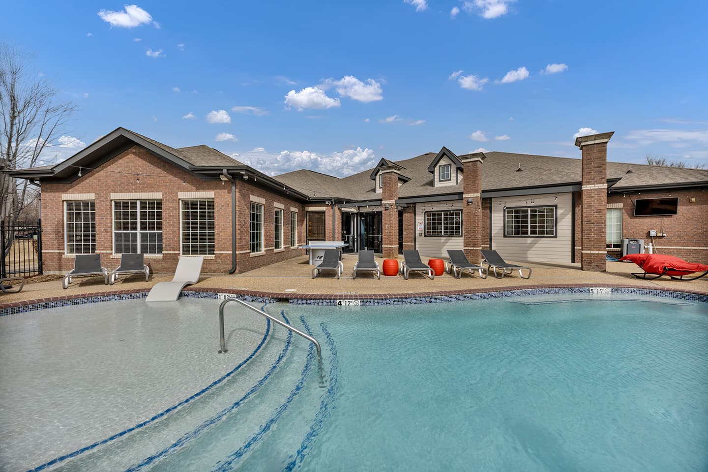 101-Hill-Place—Amenities—Pool-(8)