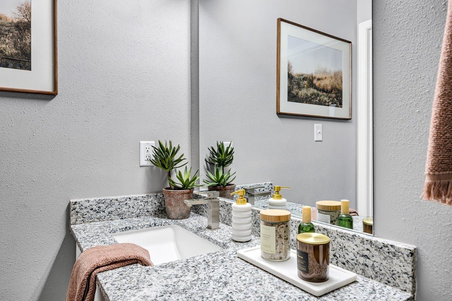 3-Hill-Place—Model—Bathroom-(3)